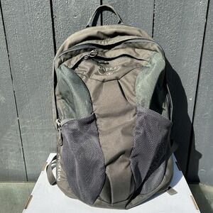 Osprey Farpoint Day Backpack 15L Gorp Green Outdoor Travel Hiking Camp Detachabl